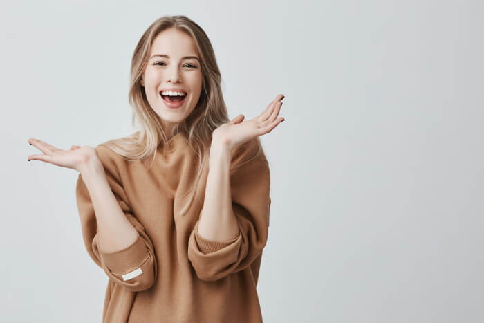 body language signs she wants be with you